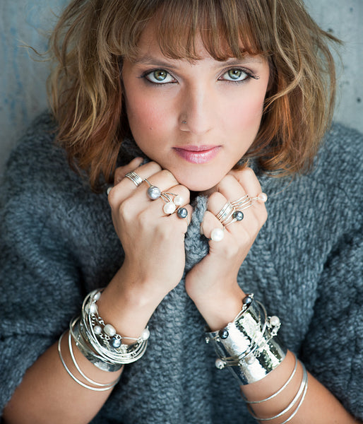 Wearing pearl deals ring